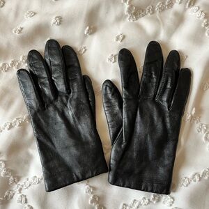 Elegant Black Leather Gloves